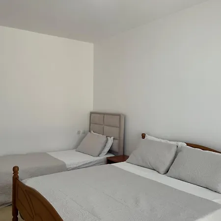 Qirjako's ゲストハウス