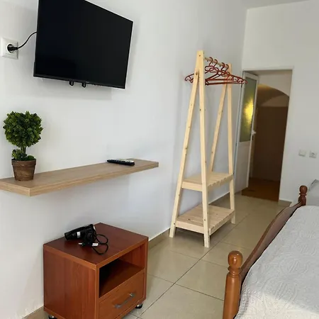 Konukevi Qirjako's 3*