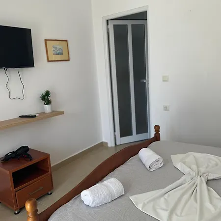 Qirjako's Konukevi 3*